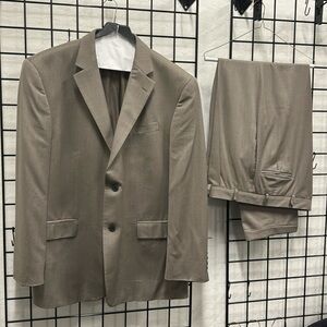 Oscar De La Renta PROFILE suit